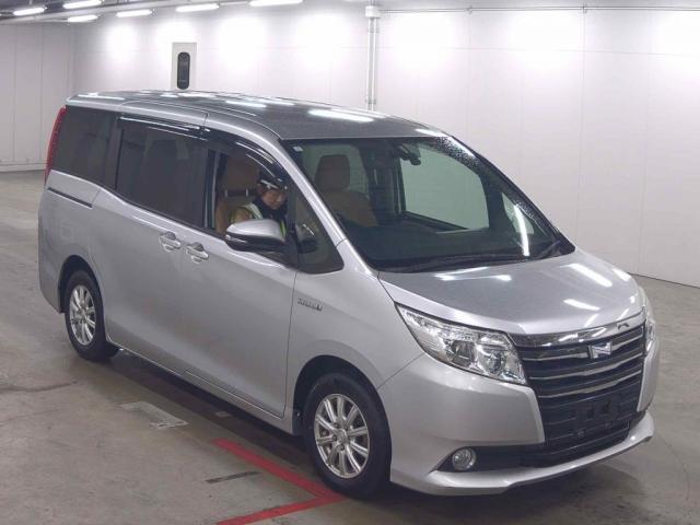 2015 Toyota Noah Hybrid Hybrid G