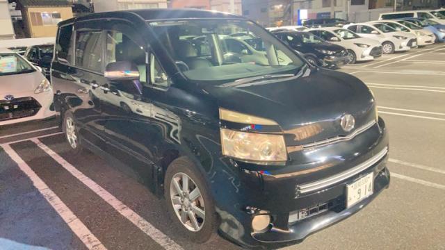 2010 Toyota Voxy Special ZS Kirameki 2