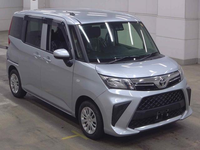 2022 Toyota Roomy X