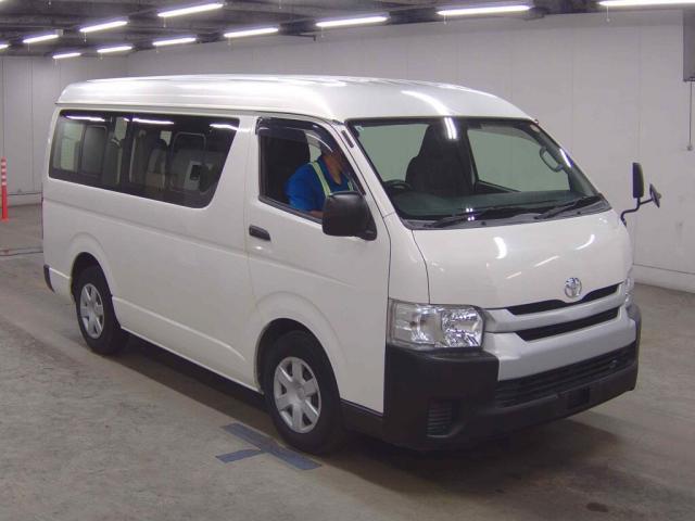 2017 Toyota Hiace Wagon DX