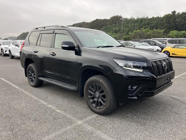 2023 Toyota LandCruiser Prado 5D TX L Package Matte Black Edition 4WD Moon Roof Panoramic View M
