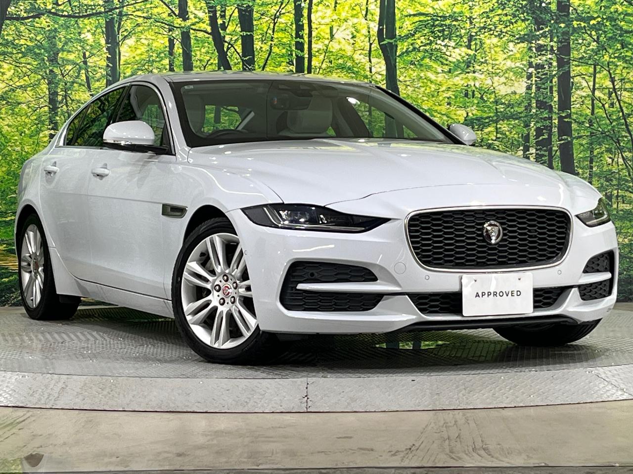 2020 Jaguar XE XE SE