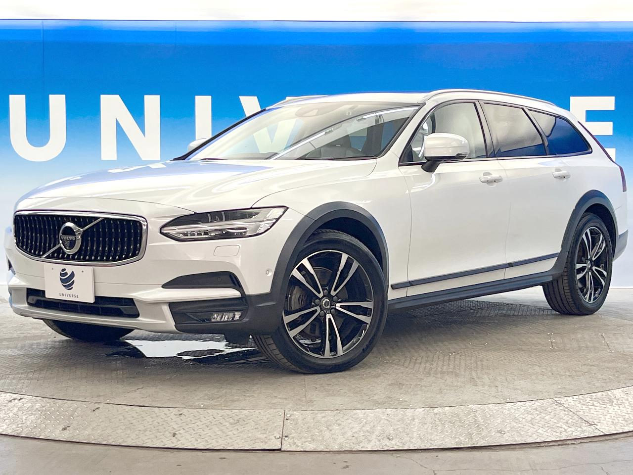 2018 Volvo VOLVOV90CrossCountry Cross Country D4 AWD Summun