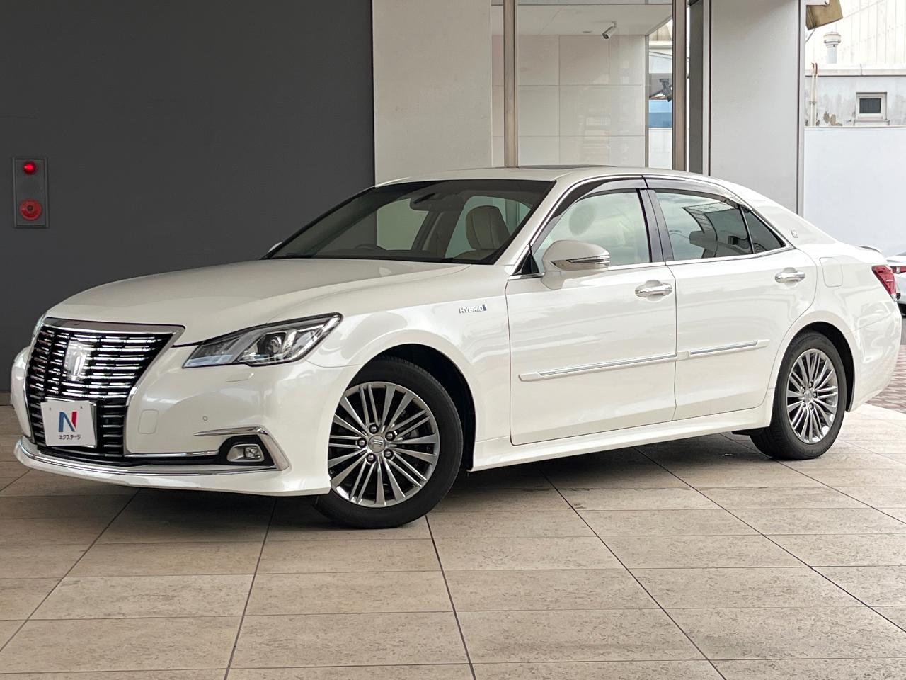 2018 Toyota Crown Hybrid Royal Saloon G