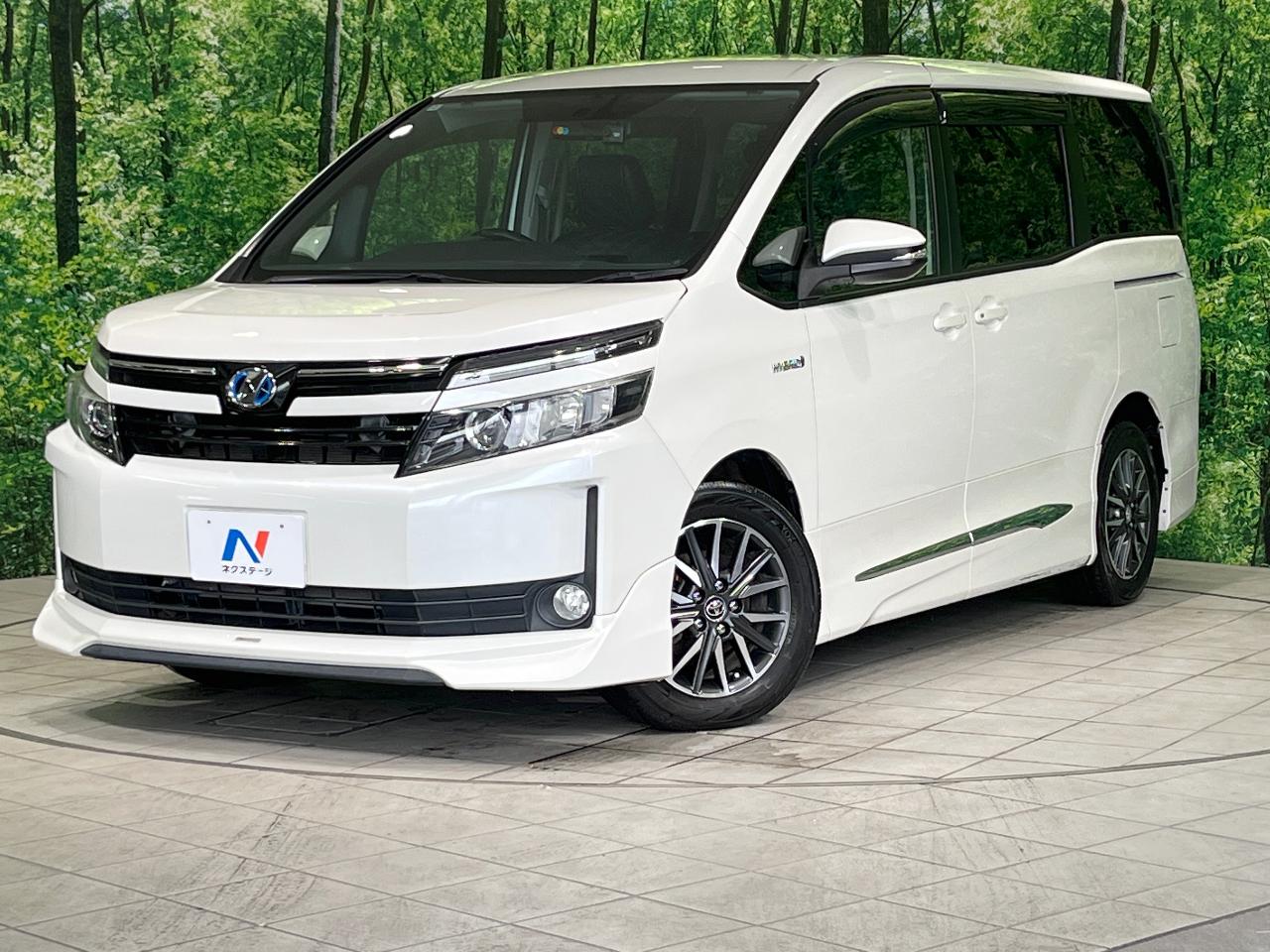 2014 Toyota Voxy Hybrid Hybrid V