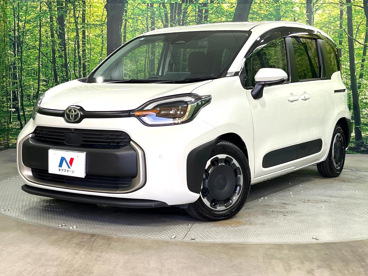 2022 Toyota Sienta Z