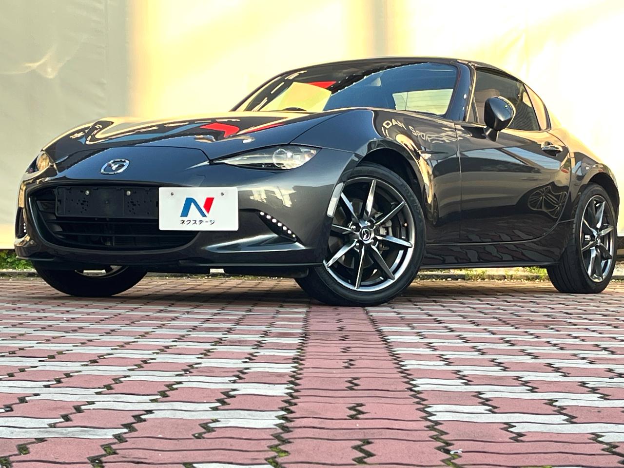 2017 Mazda Roadster RF VS