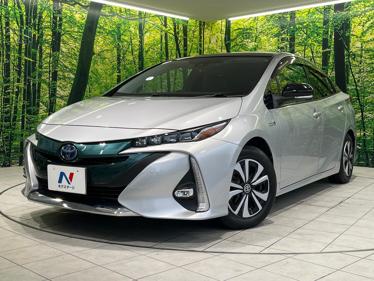 2017 Toyota Prius PHEV S Navi Package