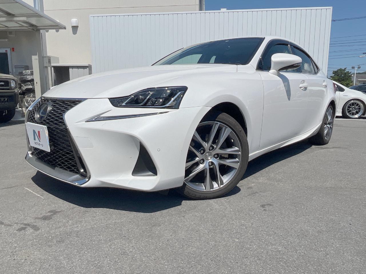 2020 Lexus IS Hybrid IS300h Version L