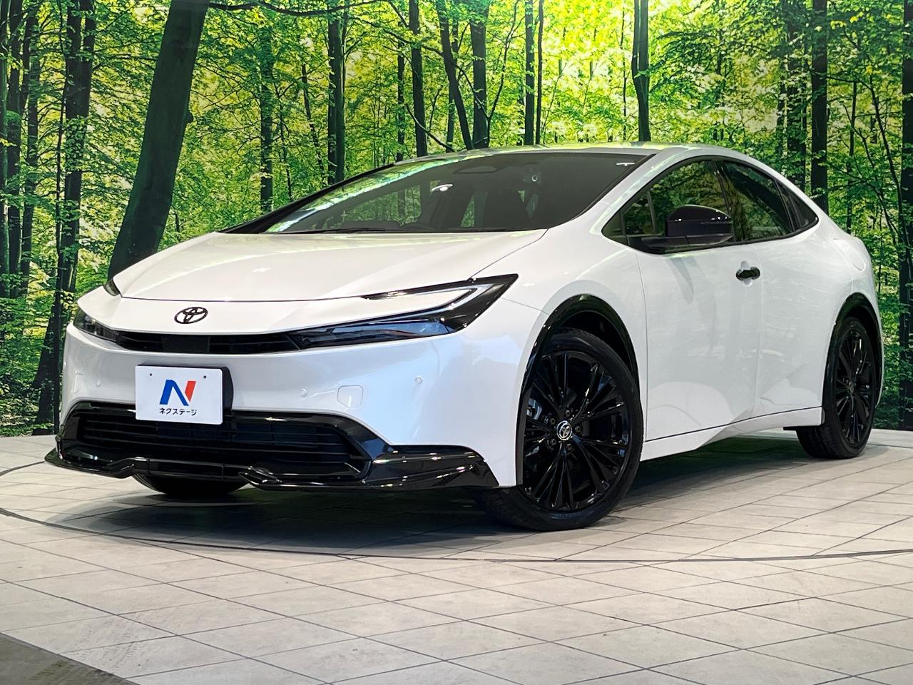 2025 Toyota Prius PHEV G Night Shade