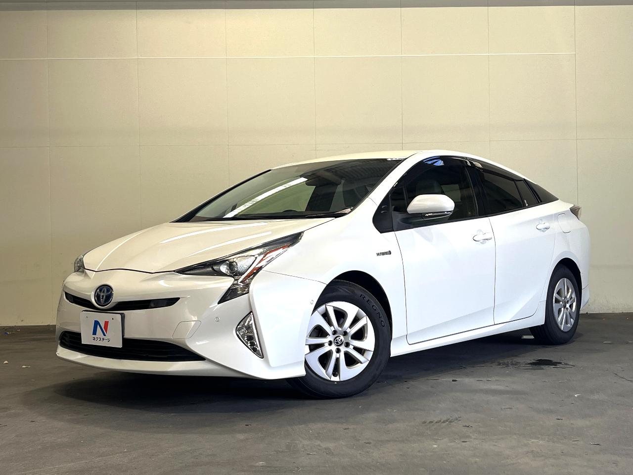 2017 Toyota Prius S Safety Plus