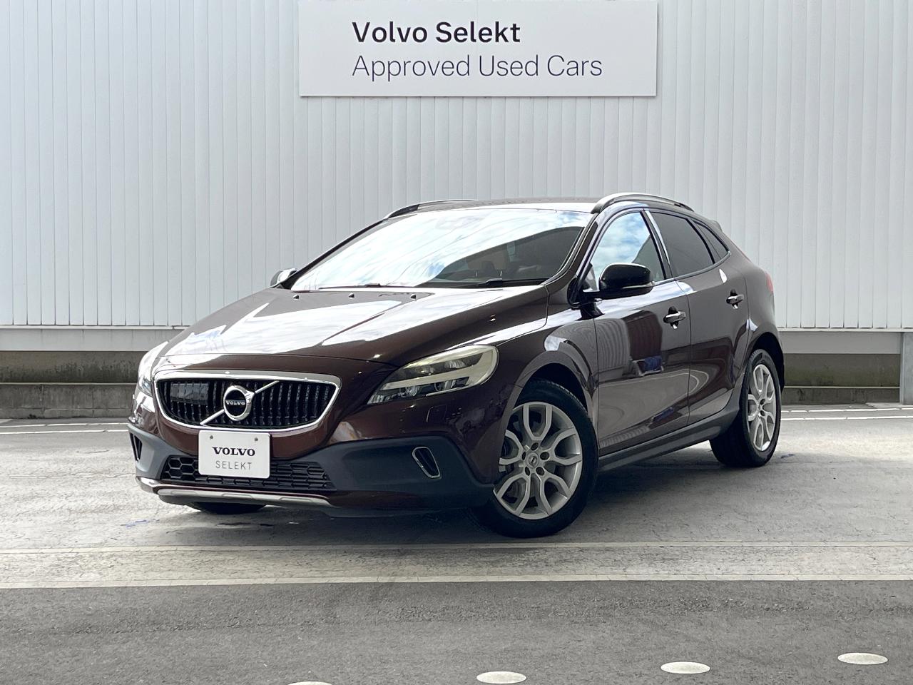 2016 Volvo V40 Cross Country D4 Summum