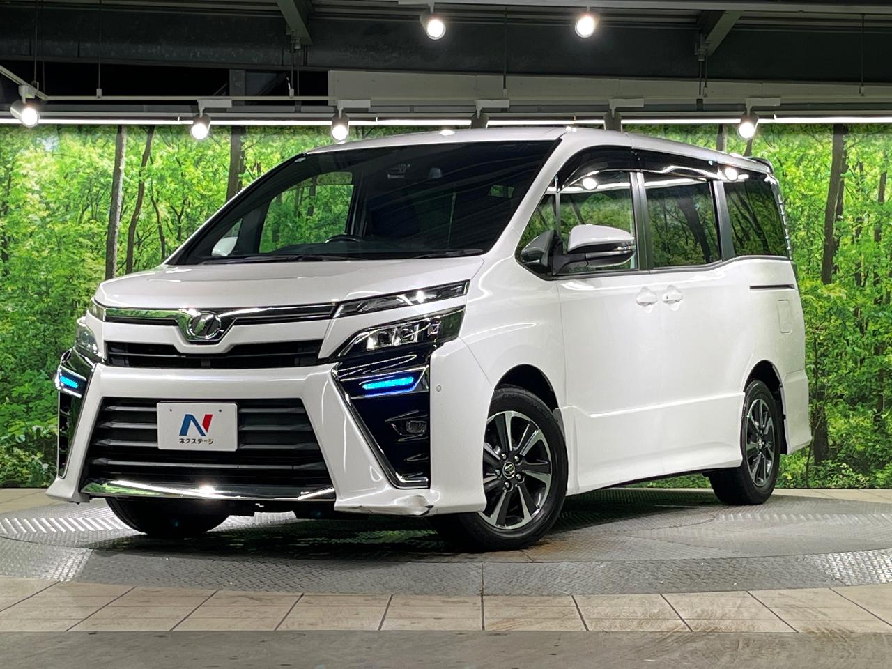 2017 Toyota Voxy ZS