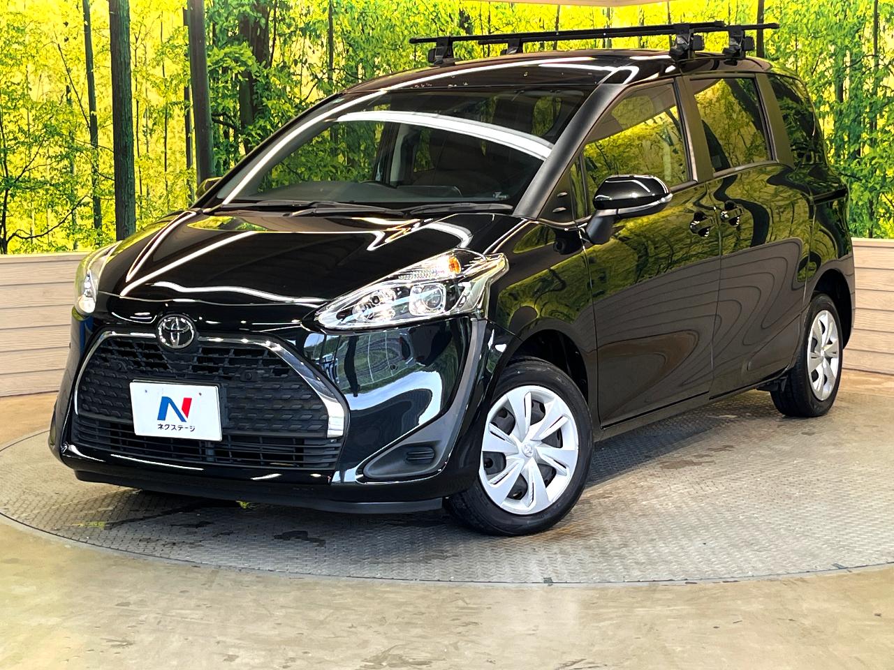 2022 Toyota Sienta X