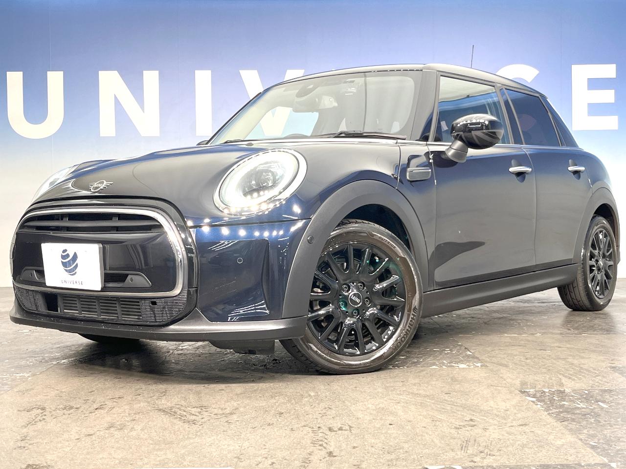 2023 MINI 5HB Cooper D Premium Plus Package Classic Trim