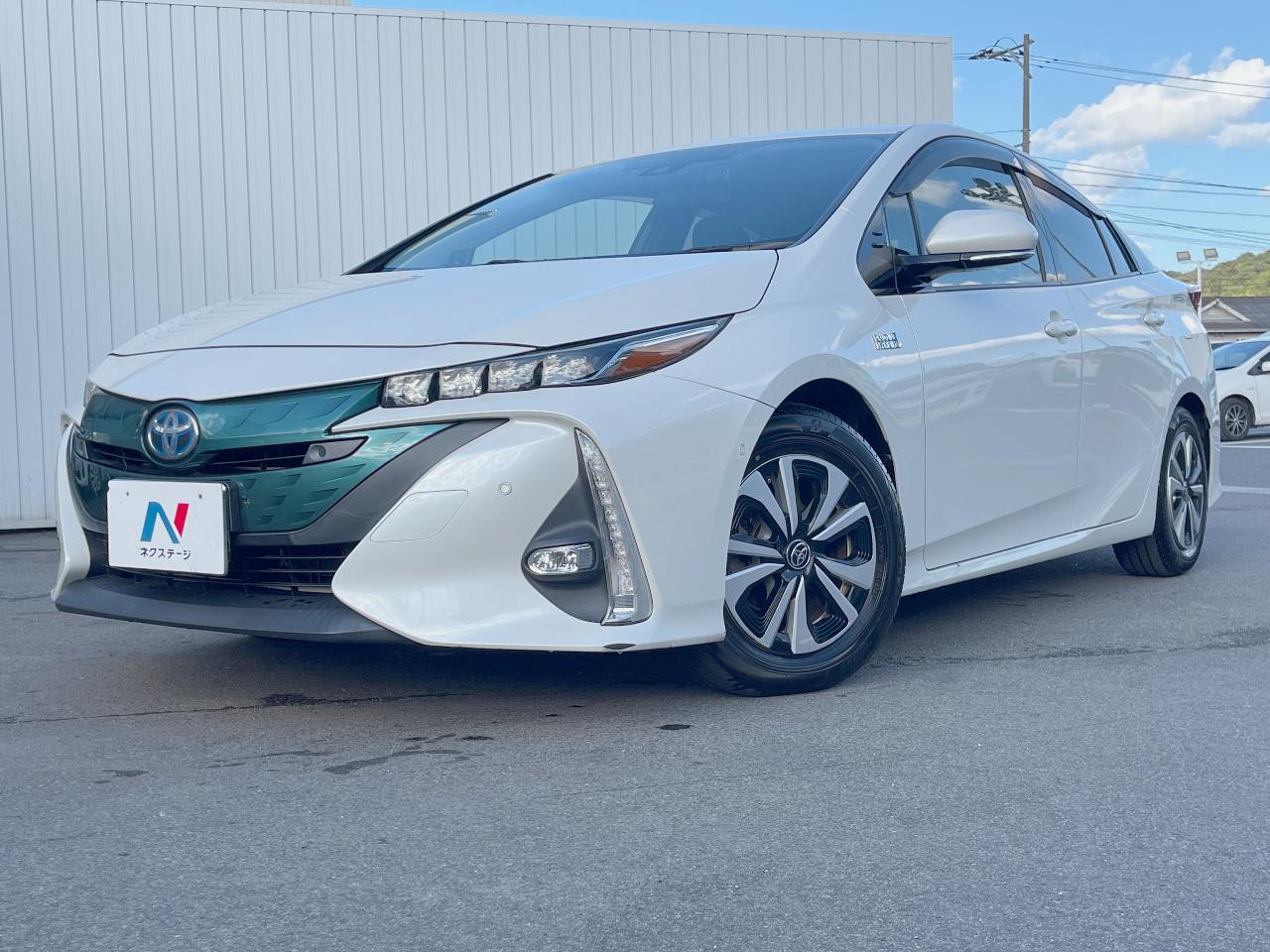 2017 Toyota Prius PHEV A