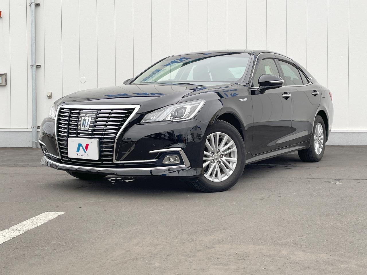 2016 Toyota Crown Hybrid Royal Saloon Four
