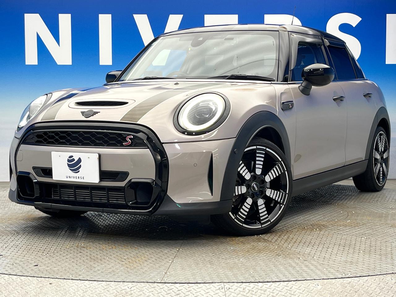 2023 MINI 5HB Cooper S Essential Trim