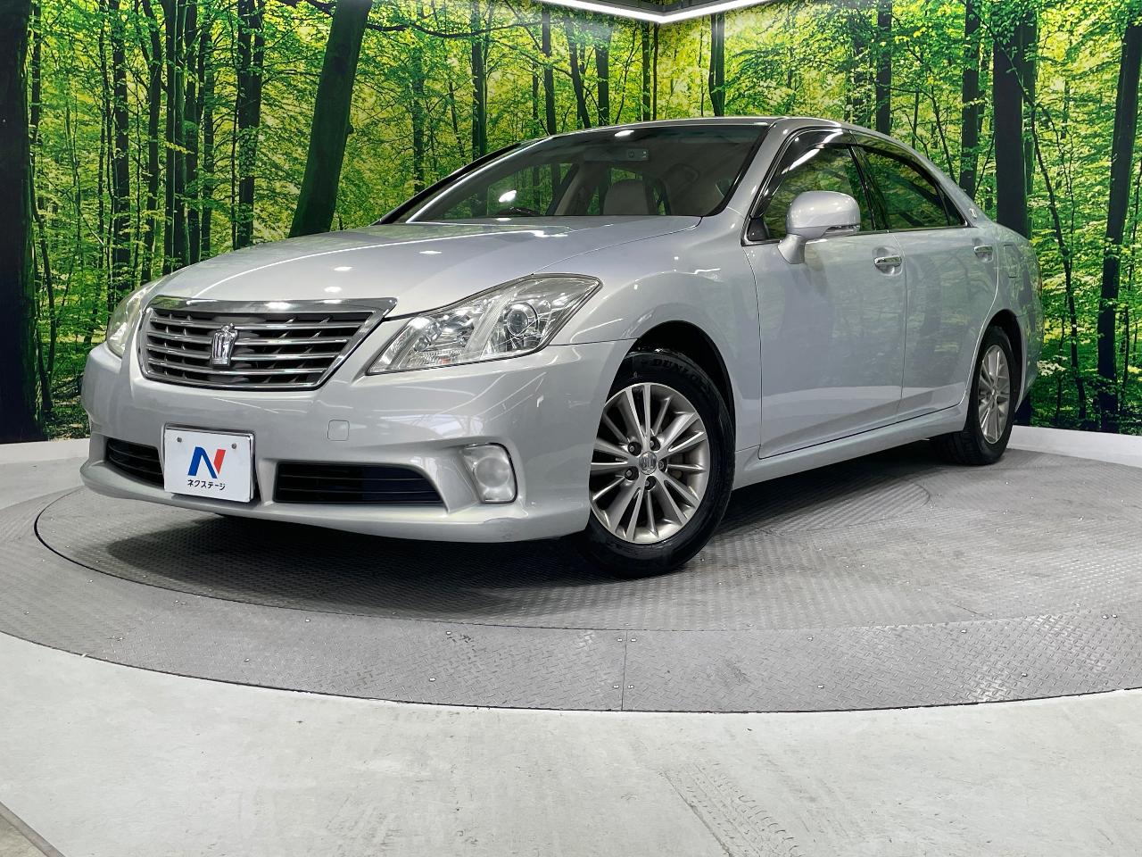 2010 Toyota Crown Royal Saloon