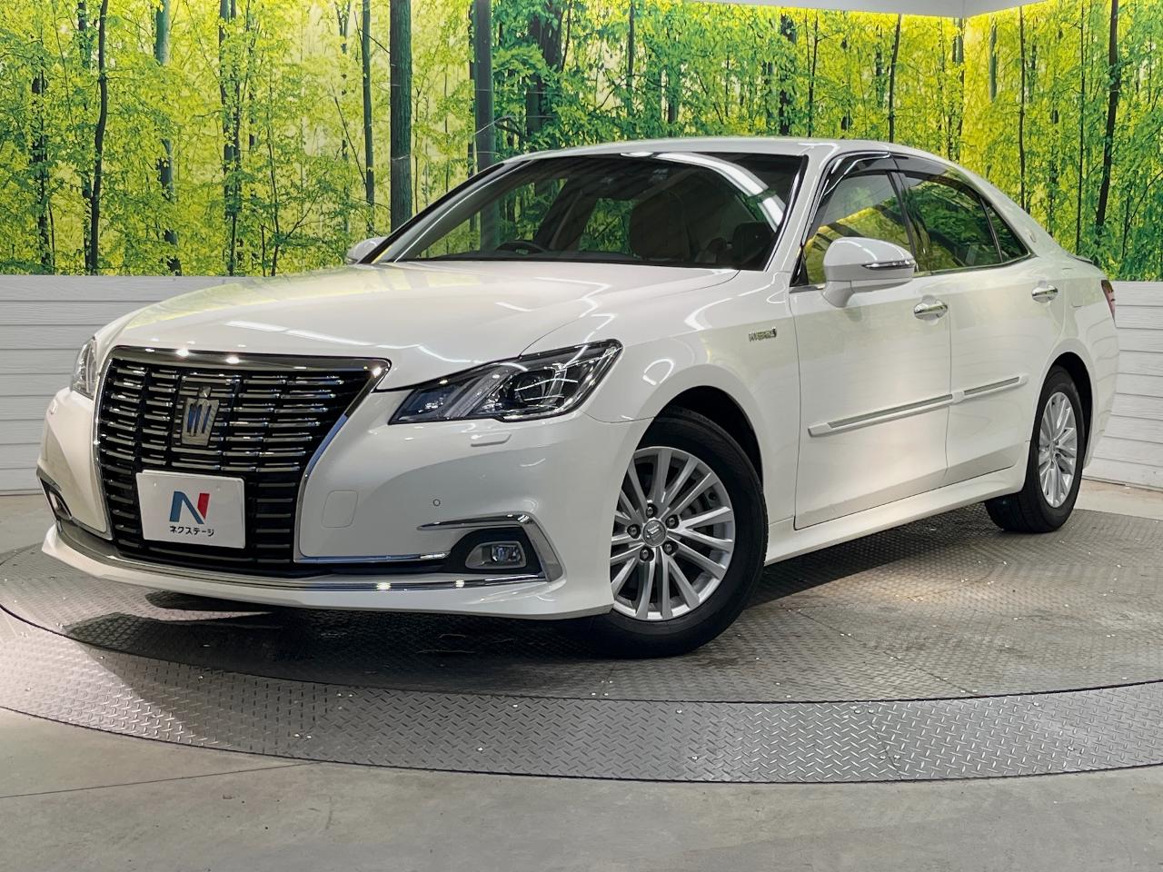 2016 Toyota Crown Hybrid Royal Saloon G