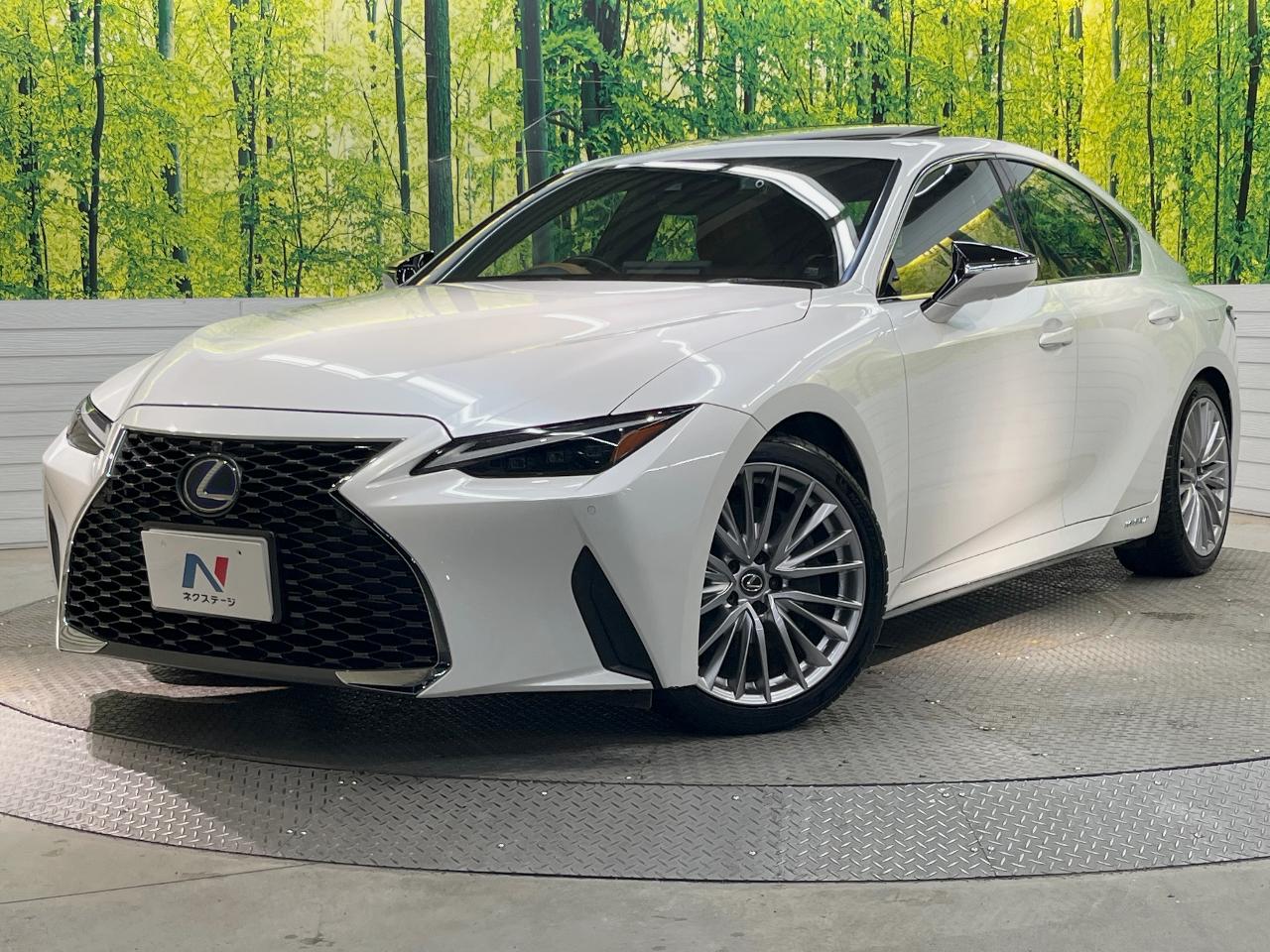 2022 Lexus IS Hybrid IS300h Version L