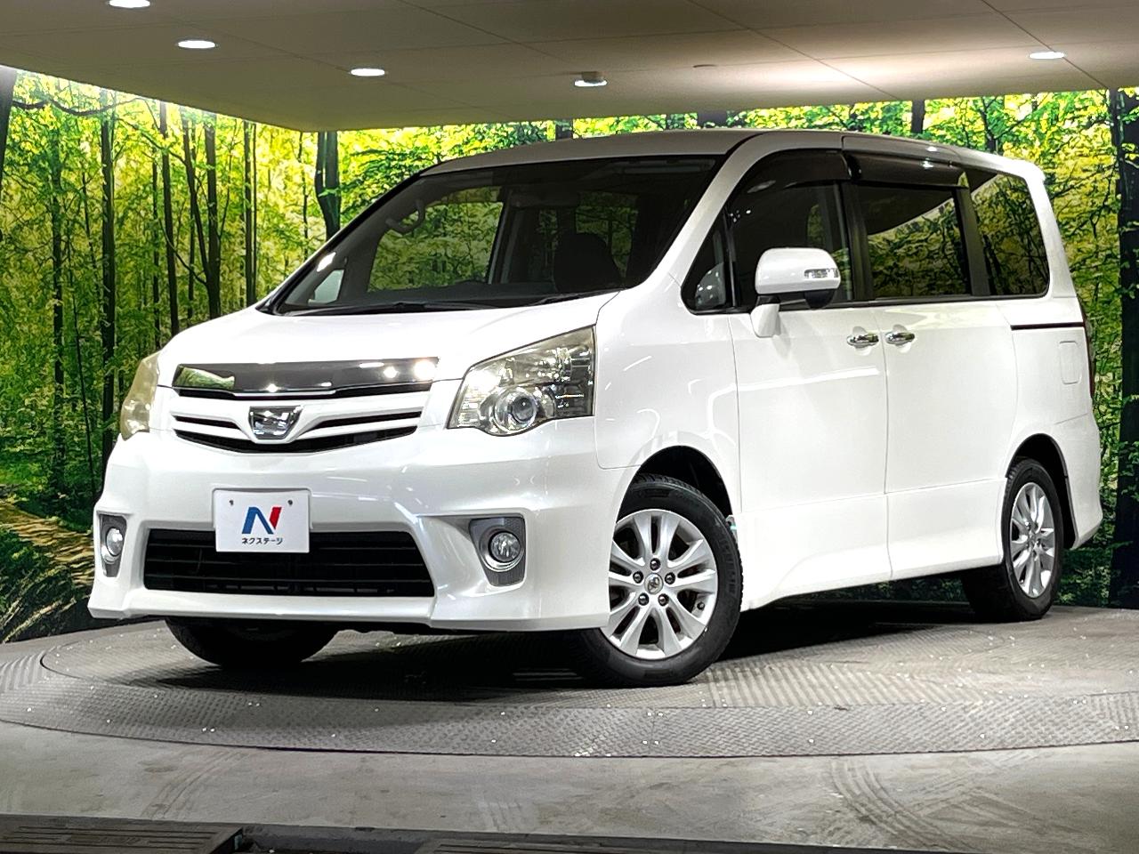 2011 Toyota Noah 50th Anniversary Special Edition Si Reish