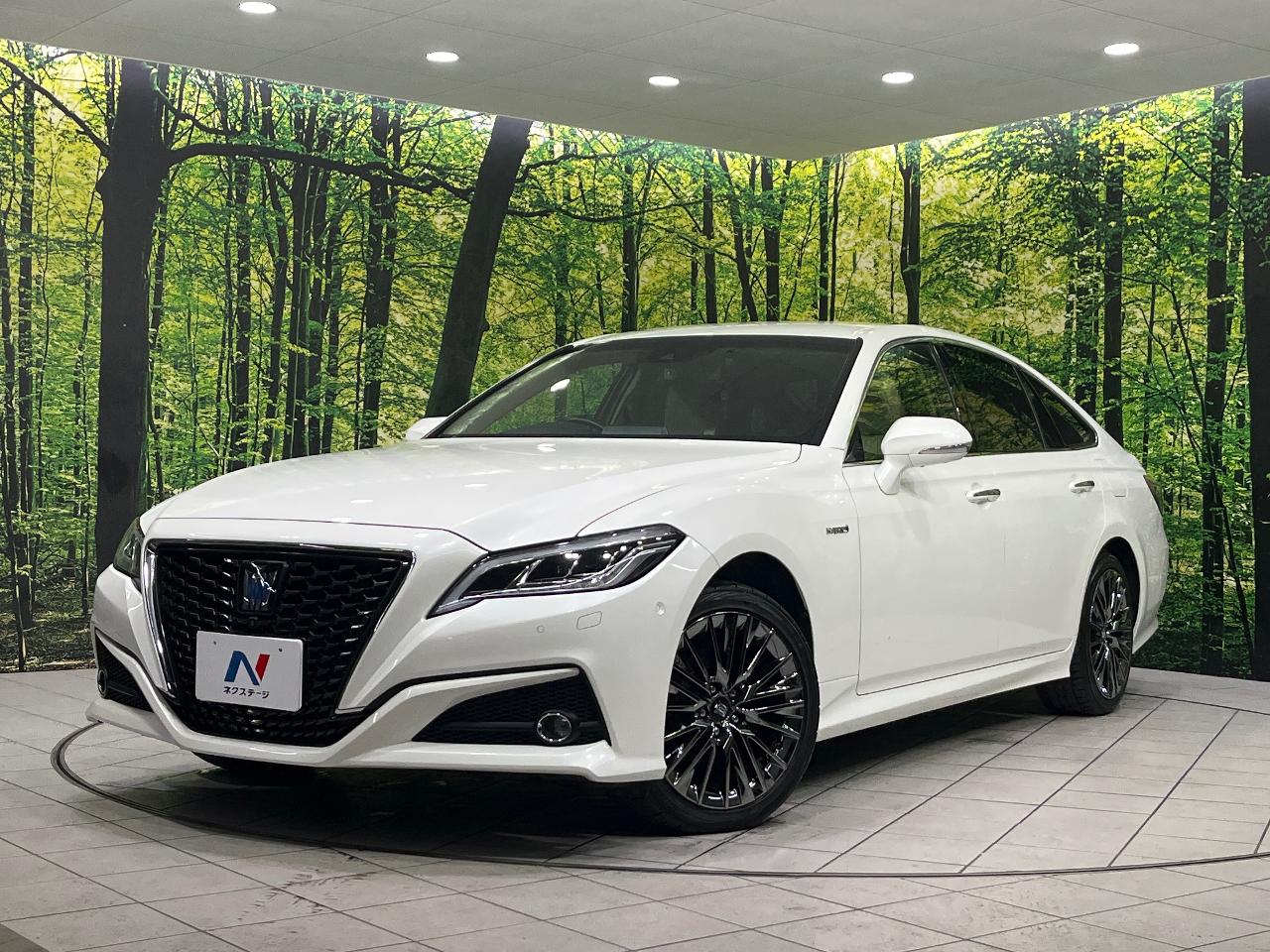 2019 Toyota Crown Hybrid G-Executive Four