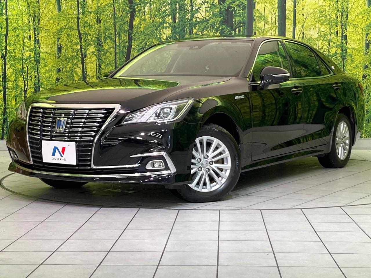 2016 Toyota Crown Hybrid Royal Four