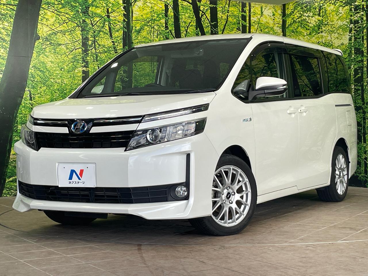 2014 Toyota Voxy Hybrid Hybrid V