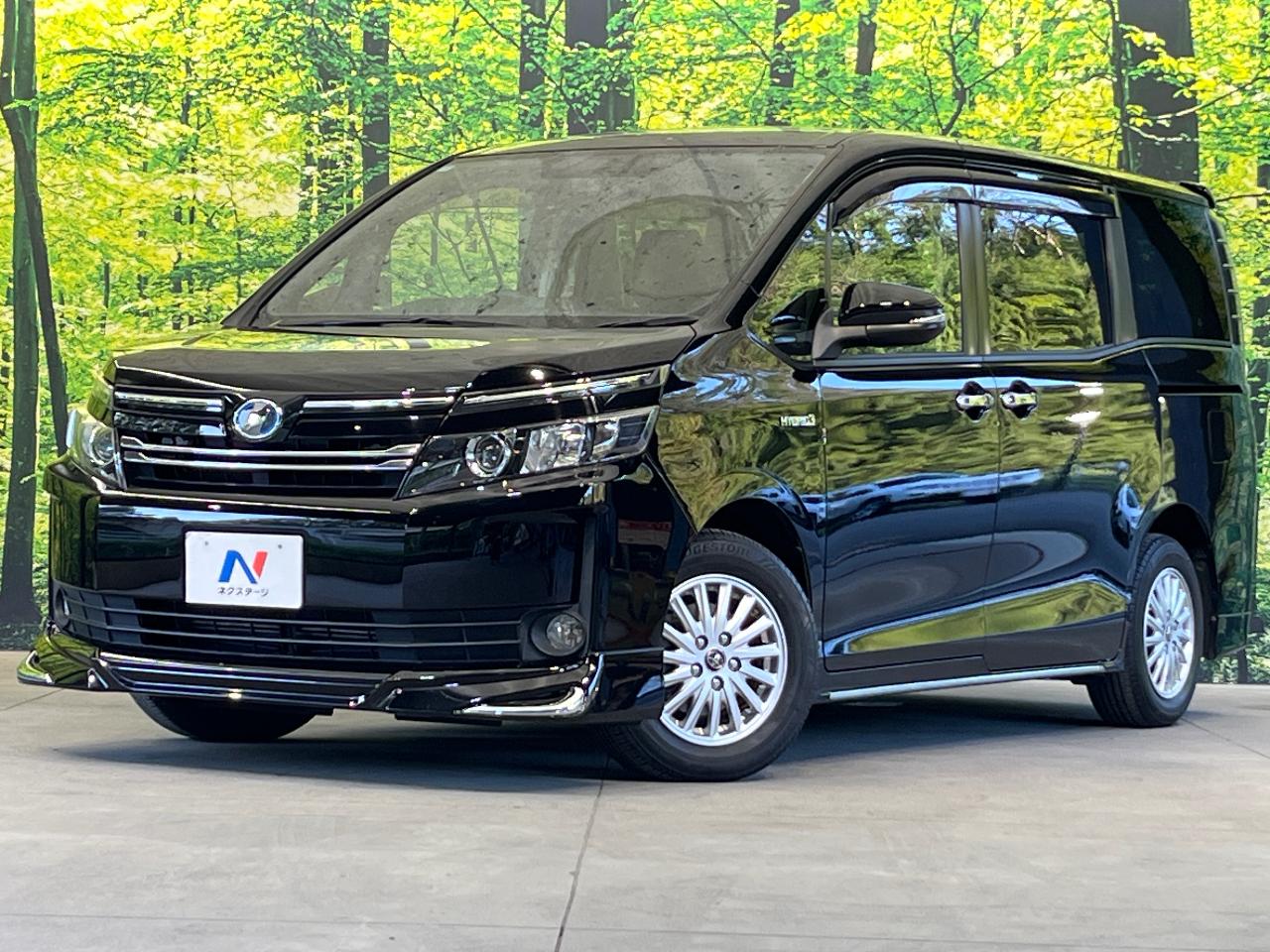 2014 Toyota Voxy Hybrid Hybrid V