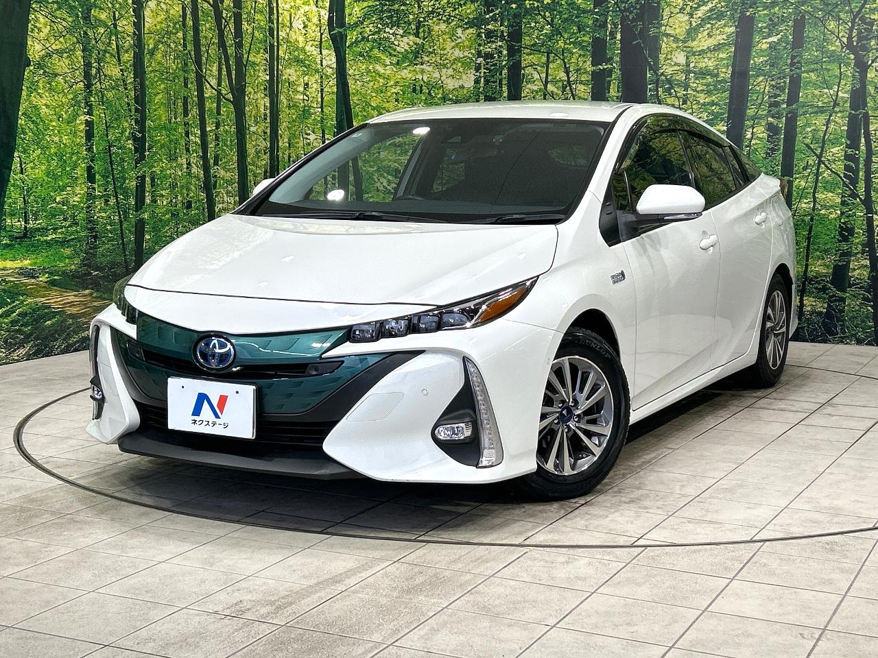 2018 Toyota Prius PHEV S Safety Plus