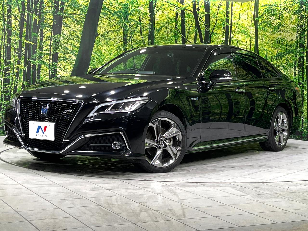 2019 Toyota Crown Hybrid RS Four