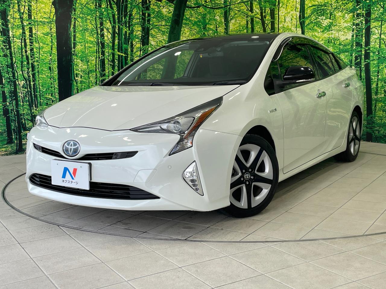 2018 Toyota Prius S Safety Plus Two-tone