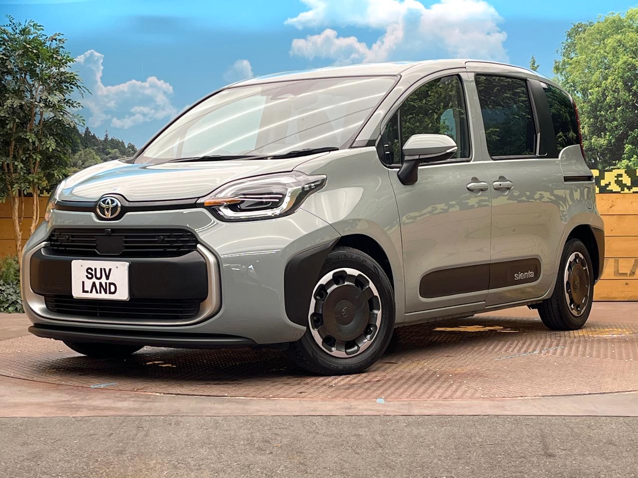 2023 Toyota Sienta Z