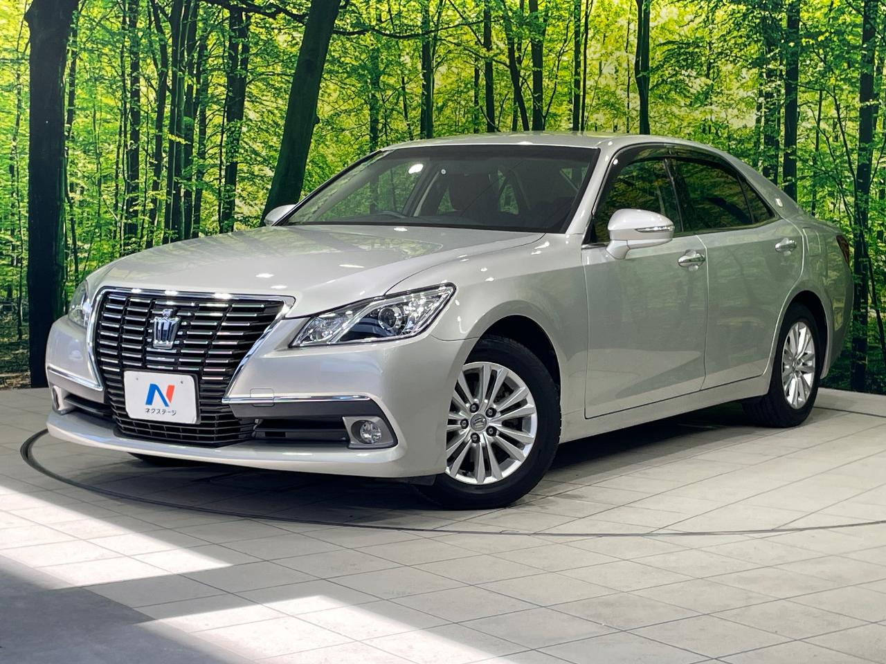 2013 Toyota Crown Royal Saloon
