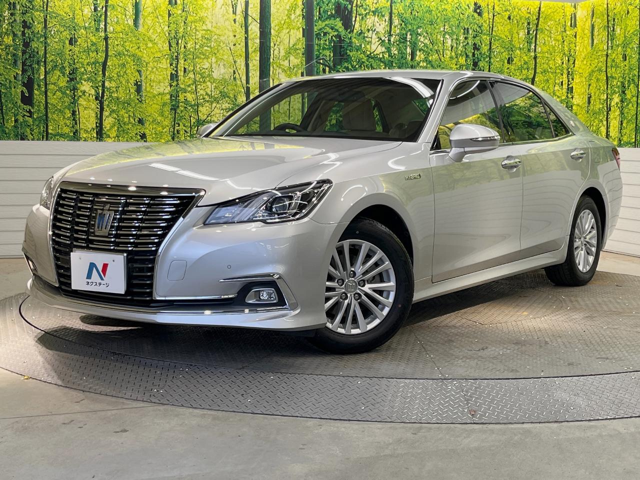 2016 Toyota Crown Hybrid Royal Saloon