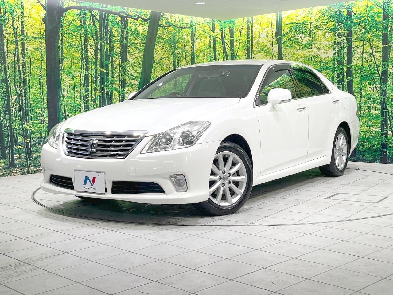 2010 Toyota Crown Royal Saloon