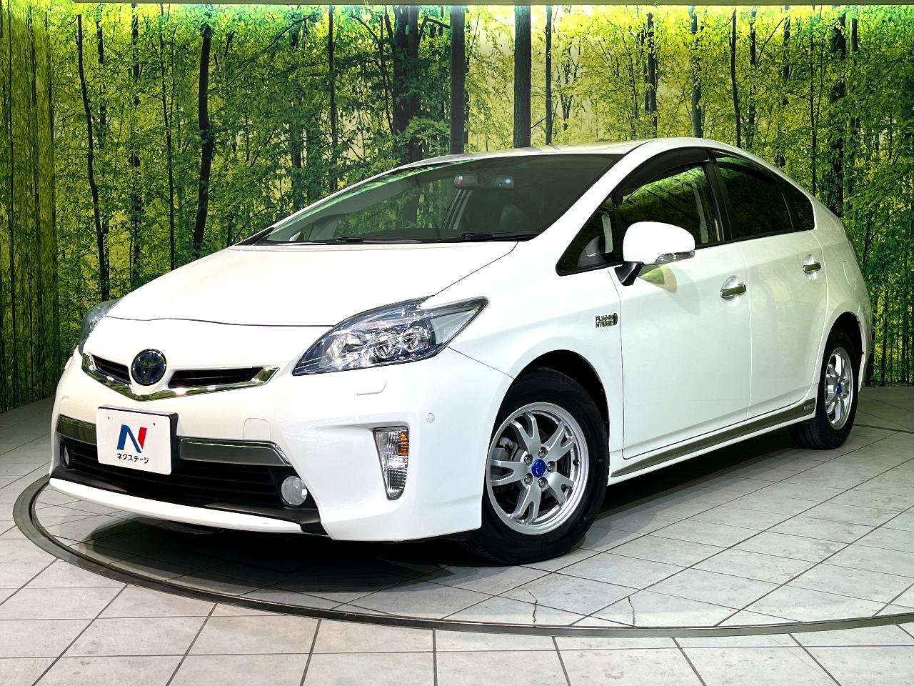 2013 Toyota Prius PHEV G Leather Package