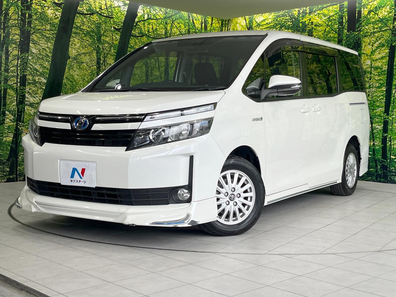 2014 Toyota Voxy Hybrid Hybrid V