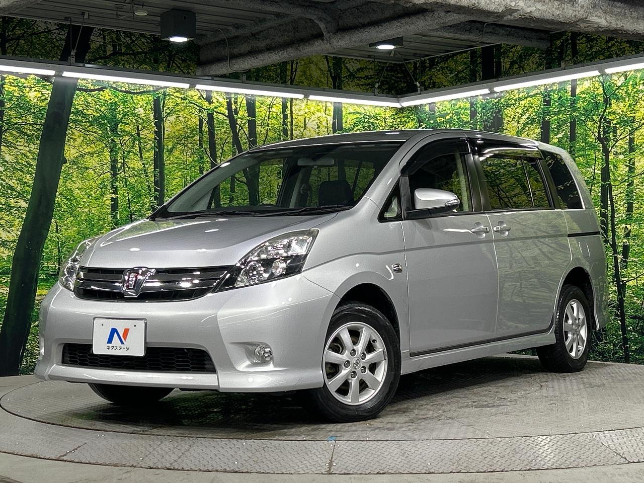 2015 Toyota Isis Platana