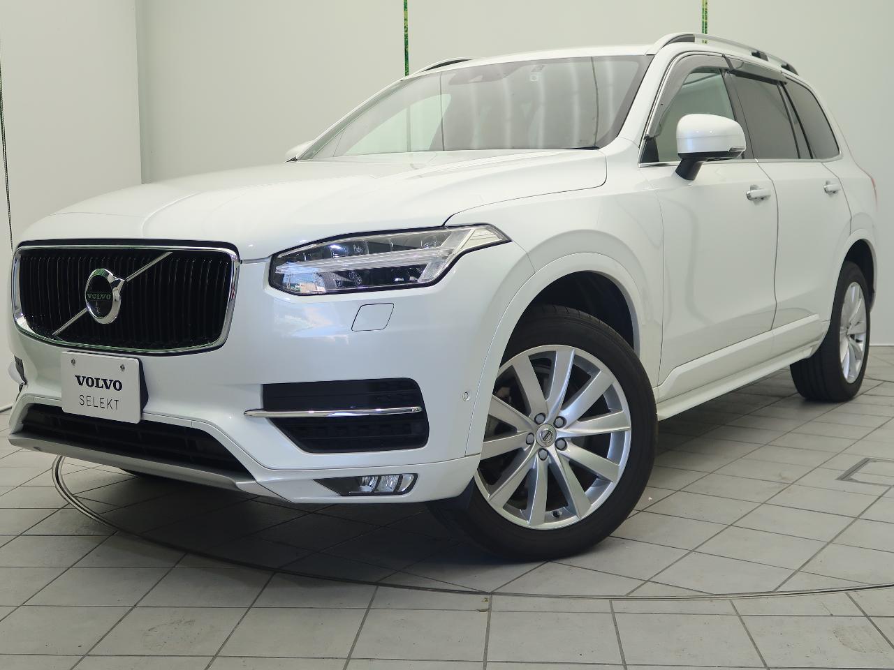 2018 Volvo XC90 T5 AWD Momentum with Air Suspension