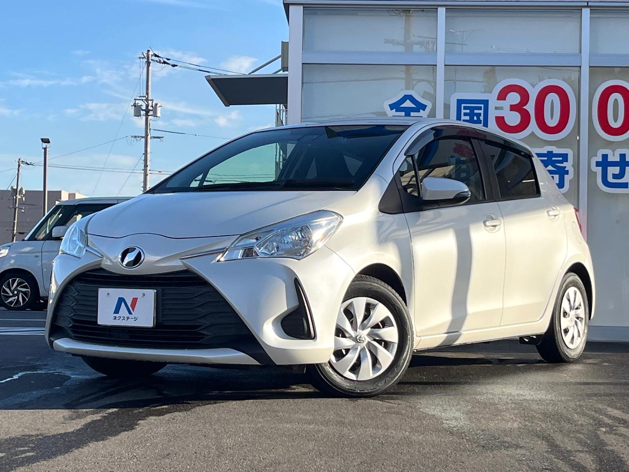 2017 Toyota ヴィッツ F